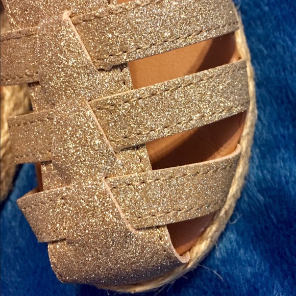 Pretty gold sparkly sandals - Picture 4 of 6